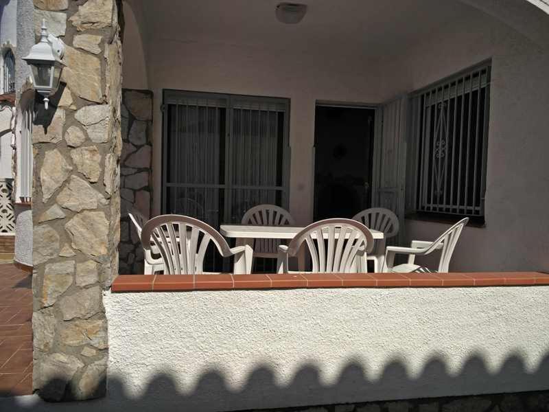 Villa Xalet Amb Jardi Empuriabrava Exterior foto
